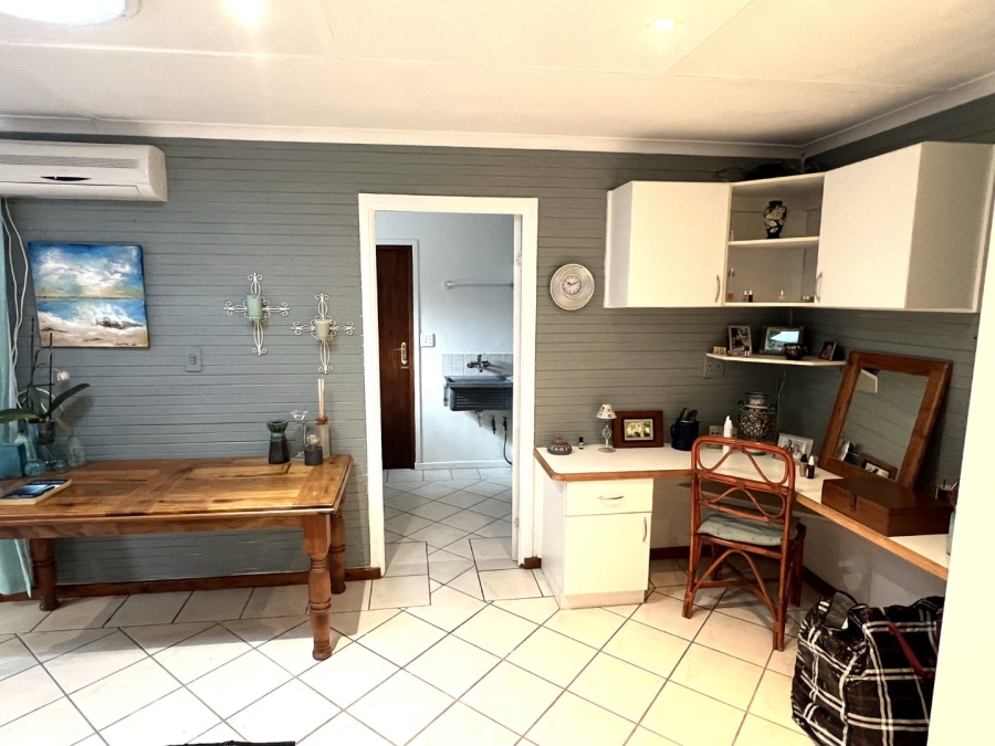 2 Bedroom Property for Sale in Harkerville A H Western Cape